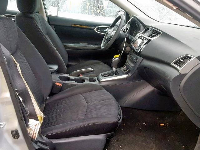 3N1AB7AP9HY302894 - 2017 NISSAN SENTRA S 银色 照片 5