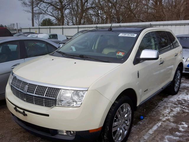 2LMDU88C88BJ09741 - 2008 LINCOLN MKX WHITE photo 2