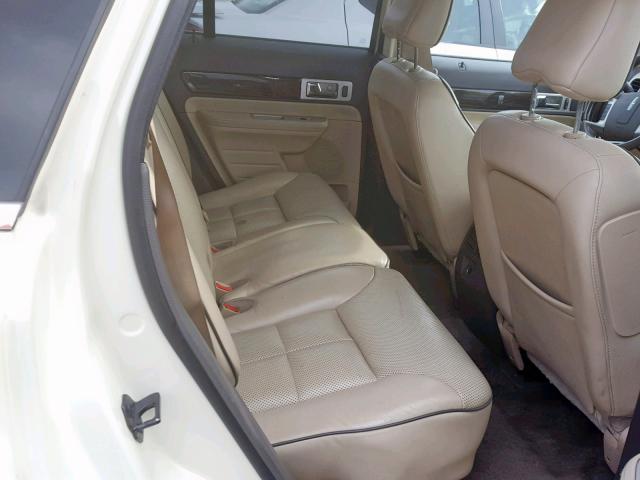 2LMDU88C88BJ09741 - 2008 LINCOLN MKX WHITE photo 6