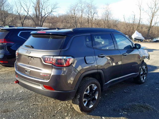 3C4NJDDB4JT307360 - 2018 JEEP COMPASS TR GRAY photo 4