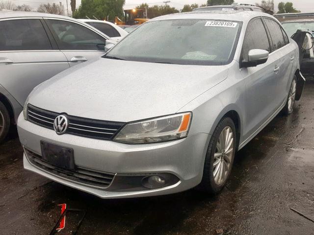 3VWLP7AJ1CM322086 - 2012 VOLKSWAGEN JETTA SEL SILVER photo 2