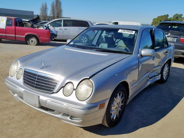 WDBJF65J31B256533 - 2001 MERCEDES-BENZ E 320 SILVER photo 2