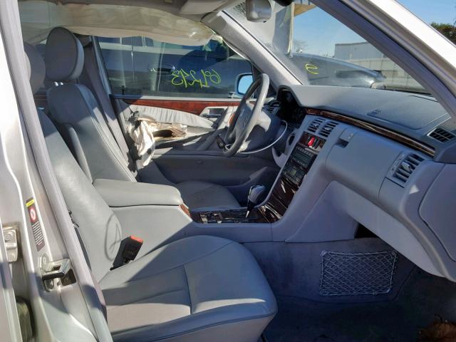 WDBJF65J31B256533 - 2001 MERCEDES-BENZ E 320 SILVER photo 5