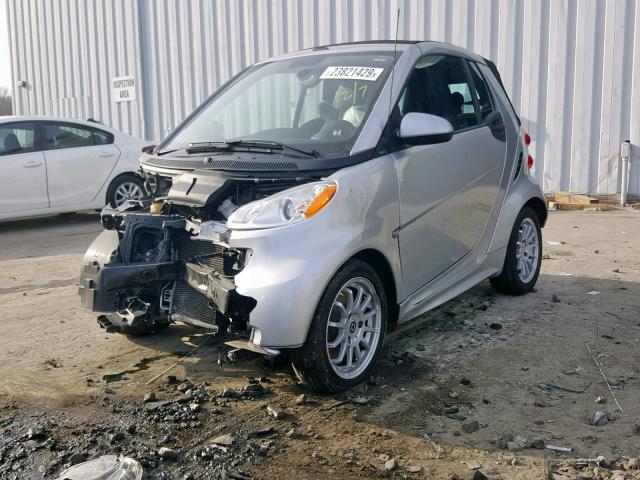 WMEEK3BA3DK612924 - 2013 SMART FORTWO PAS WHITE photo 2