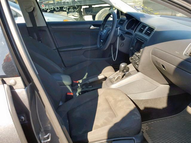 3VW2K7AJXFM280158 - 2015 VOLKSWAGEN JETTA BASE 灰色 照片 5