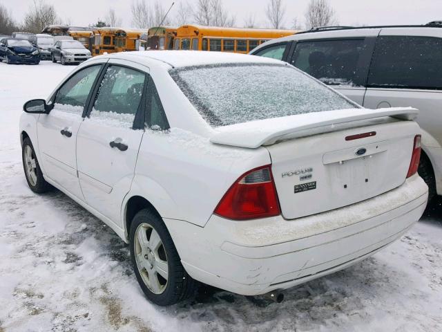 1FAHP34N07W124918 - 2007 FORD FOCUS ZX4 WHITE photo 3