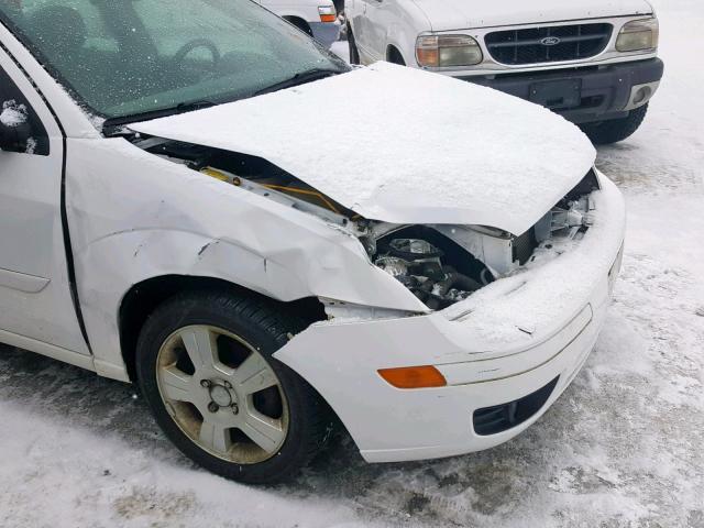 1FAHP34N07W124918 - 2007 FORD FOCUS ZX4 WHITE photo 9