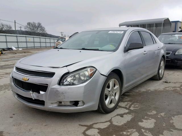 1G1ZB5EB5AF205121 - 2010 CHEVROLET MALIBU LS Күміс фото 2