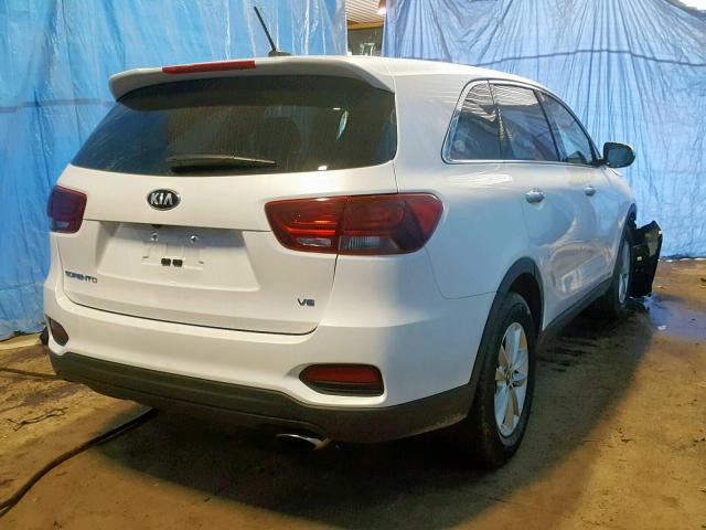 5XYPGDA52KG489123 - 2019 KIA SORENTO LX WHITE photo 4