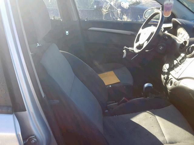 KL1TD6DE3AB136436 - 2010 CHEVROLET AVEO LS SILVER photo 5