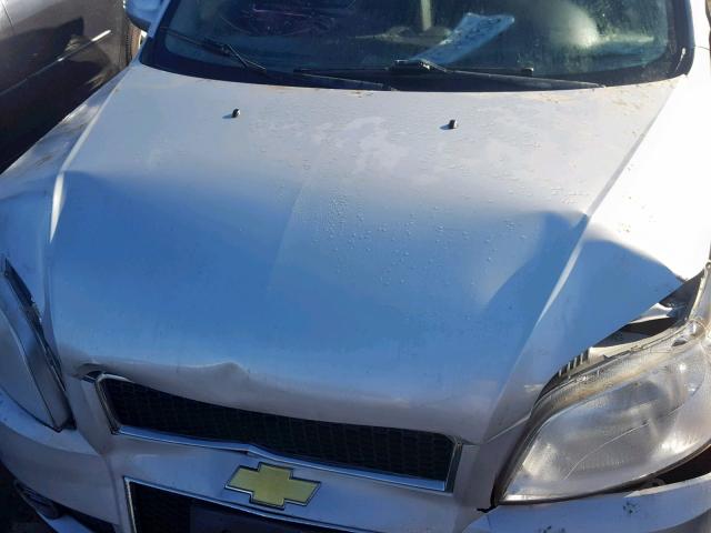 KL1TD6DE3AB136436 - 2010 CHEVROLET AVEO LS SILVER photo 7