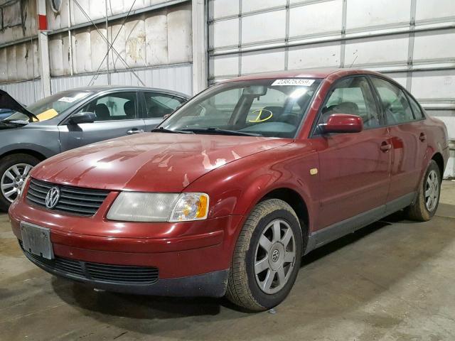 WVWMA23B0YE087971 - 2000 VOLKSWAGEN PASSAT GLS BURGUNDY photo 2