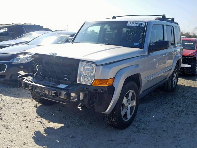 1J4RH4GK0AC159240 - 2010 JEEP COMMANDER SILVER photo 2