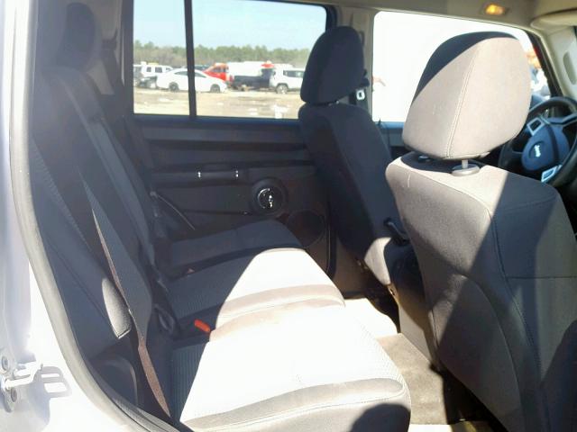 1J4RH4GK0AC159240 - 2010 JEEP COMMANDER SILVER photo 6