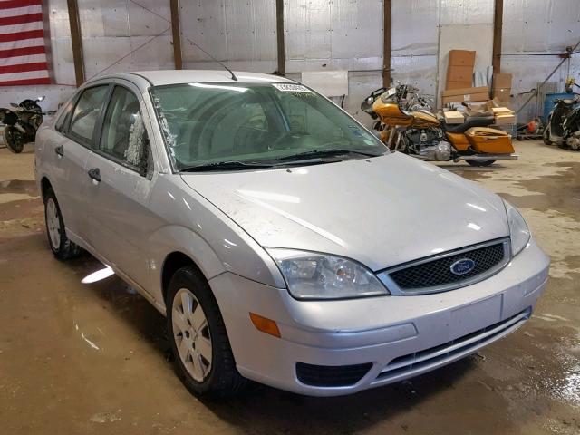 1FAFP34NX6W172657 - 2006 FORD FOCUS ZX4 SILVER photo 1