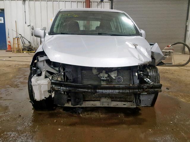 3N1BC13E69L378288 - 2009 NISSAN VERSA S SILVER photo 9