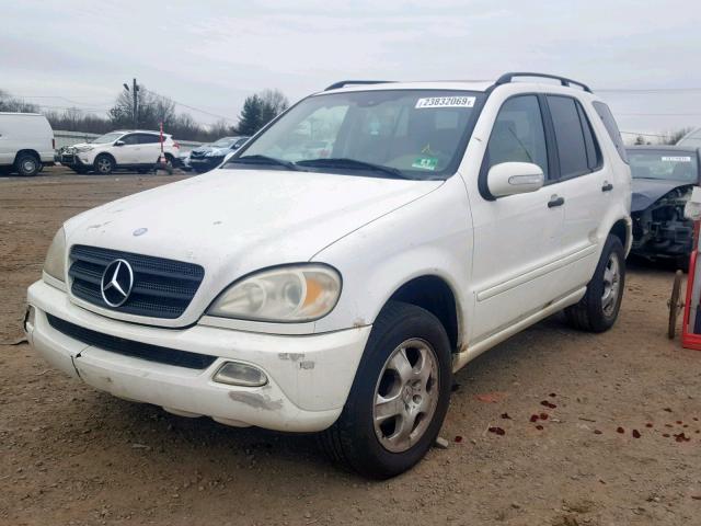 4JGAB57EX4A476748 - 2004 MERCEDES-BENZ ML 350 WHITE photo 2