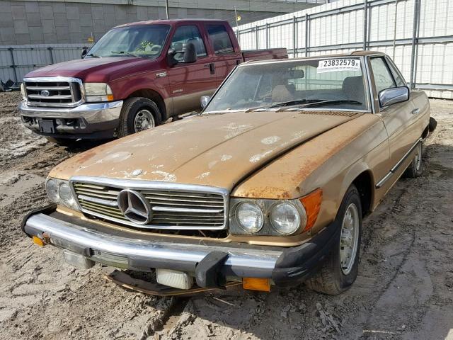 WDBBA45A4DB028343 - 1983 MERCEDES-BENZ 380 SL BROWN photo 2