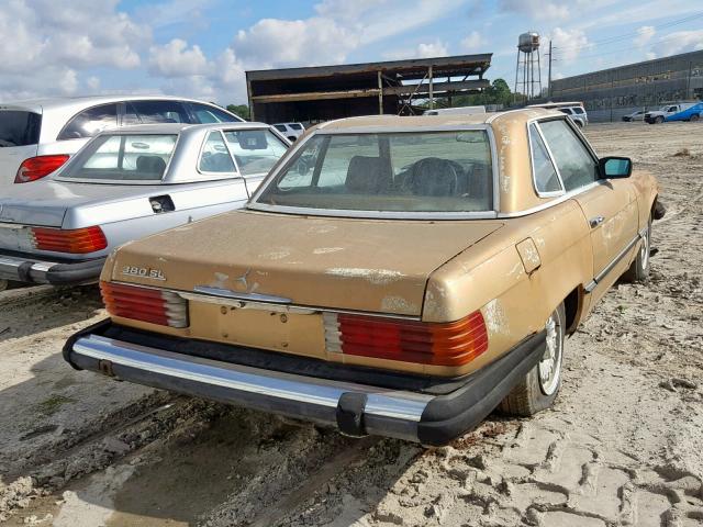 WDBBA45A4DB028343 - 1983 MERCEDES-BENZ 380 SL BROWN photo 4