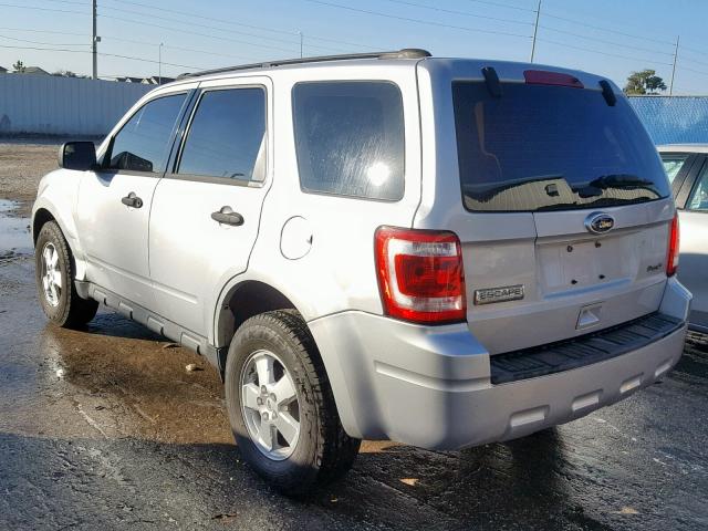 1FMCU0C78BKC39907 - 2011 FORD ESCAPE XLS SILVER photo 3