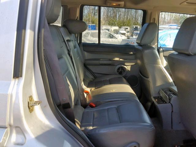 1J8HG48K06C149245 - 2006 JEEP COMMANDER GREEN photo 6