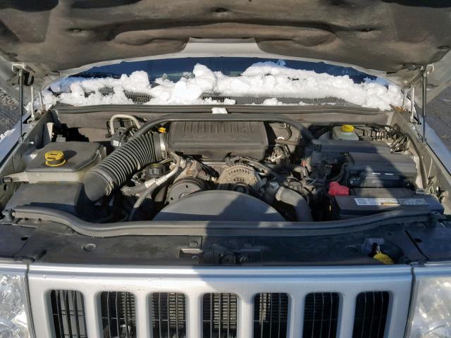 1J8HG48K06C149245 - 2006 JEEP COMMANDER GREEN photo 7