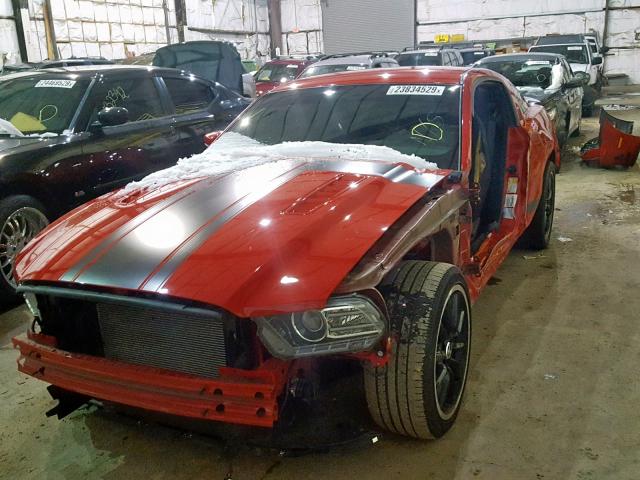 1ZVBP8CU2D5271679 - 2013 FORD MUSTANG BO RED photo 2