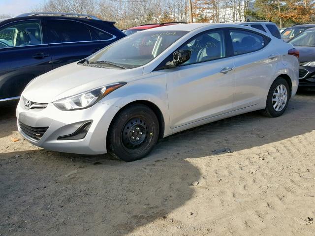 5NPDH4AE2GH735538 - 2016 HYUNDAI ELANTRA SE SILVER photo 2