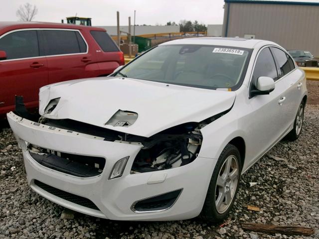 YV1622FS0C2054748 - 2012 VOLVO S60 T5 WHITE photo 2