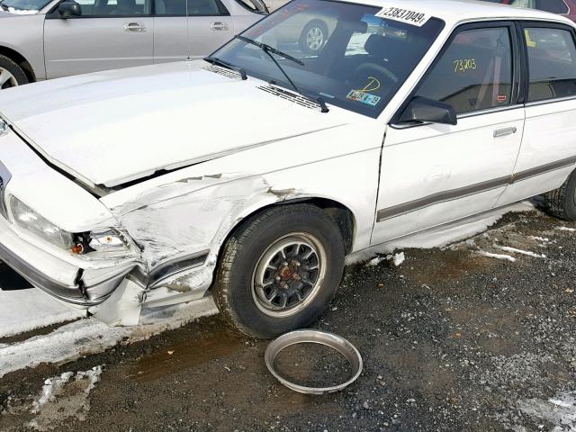 1G4AG55M0S6453488 - 1995 BUICK CENTURY SP WHITE photo 9