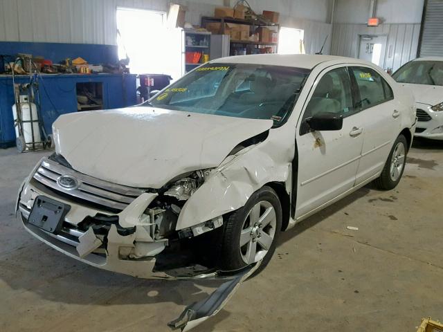 3FAHP06Z78R181328 - 2008 FORD FUSION S WHITE photo 2