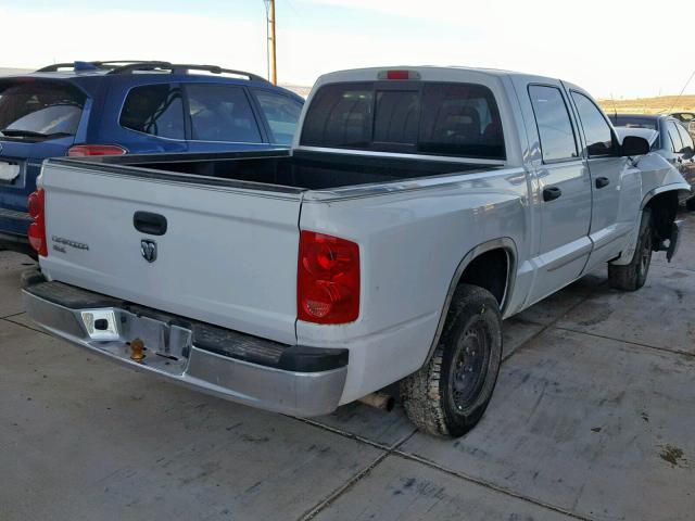 1D7HE48K55S151547 - 2005 DODGE DAKOTA QUA WHITE photo 4