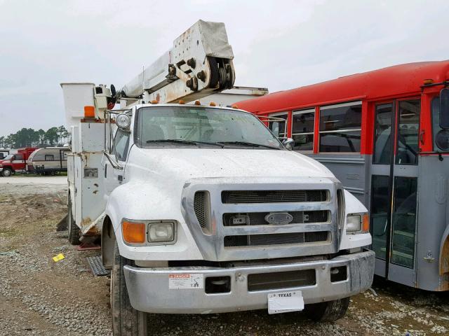 3FRXF75T97V448900 - 2007 FORD F750 SUPER WHITE photo 1