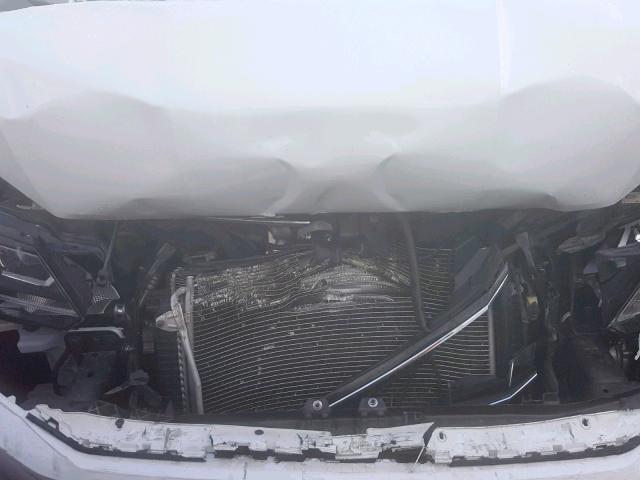 1VWDT7A33HC030871 - 2017 VOLKSWAGEN PASSAT R-L WHITE photo 7