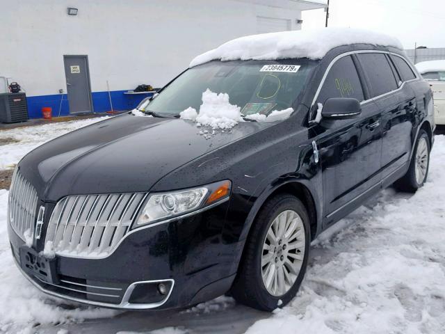 2LMHJ5AT3CBL51557 - 2012 LINCOLN MKT BLACK photo 2