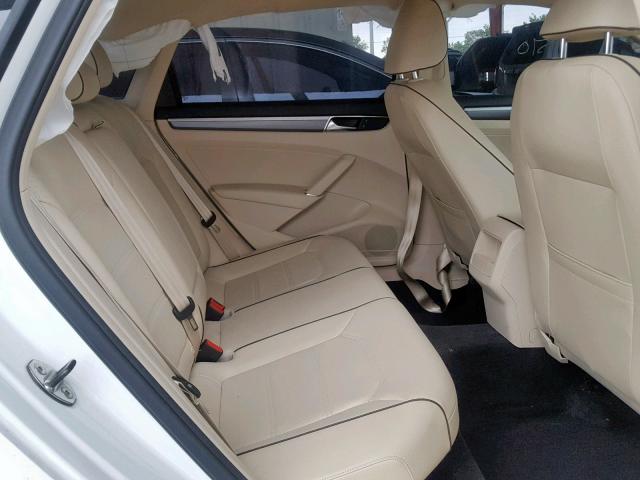 1VWDT7A38HC067995 - 2017 VOLKSWAGEN PASSAT R-L 白色 照片 6