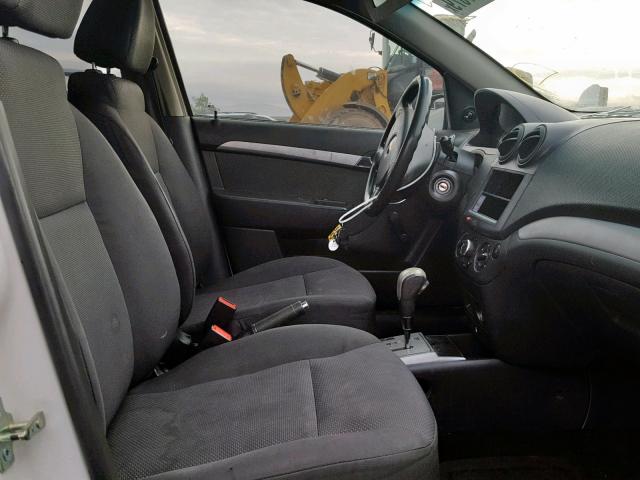 KL1TD5DE9AB073093 - 2010 CHEVROLET AVEO LS WHITE photo 5