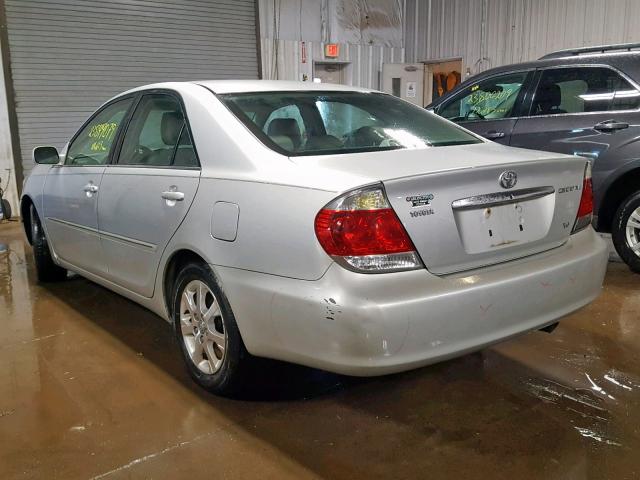 4T1BF30K25U096235 - 2005 TOYOTA CAMRY LE SILVER photo 3