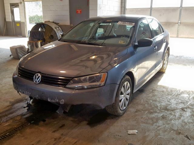 3VW1K7AJ6DM382968 - 2013 VOLKSWAGEN JETTA BASE Մոխրագույն լուսանկար 2