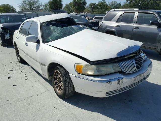 1LNHM82W81Y728509 - 2001 LINCOLN TOWN CAR S WHITE photo 1