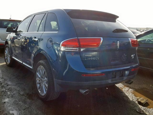 2LMDJ8JK7BBJ22286 - 2011 LINCOLN MKX BLUE photo 3