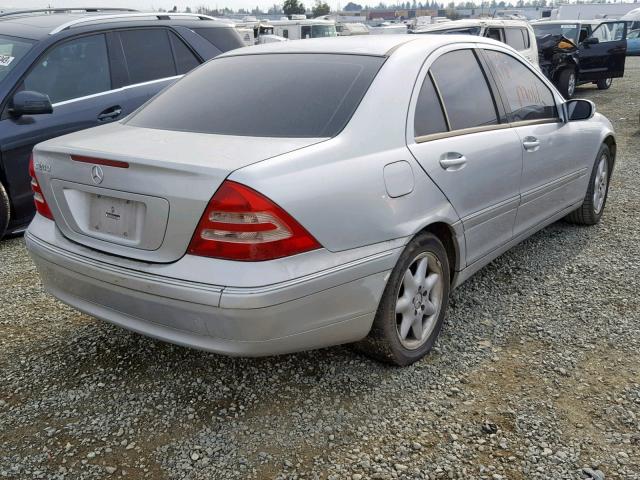 WDBRF61J14E018126 - 2004 MERCEDES-BENZ C 240 银色 照片 4