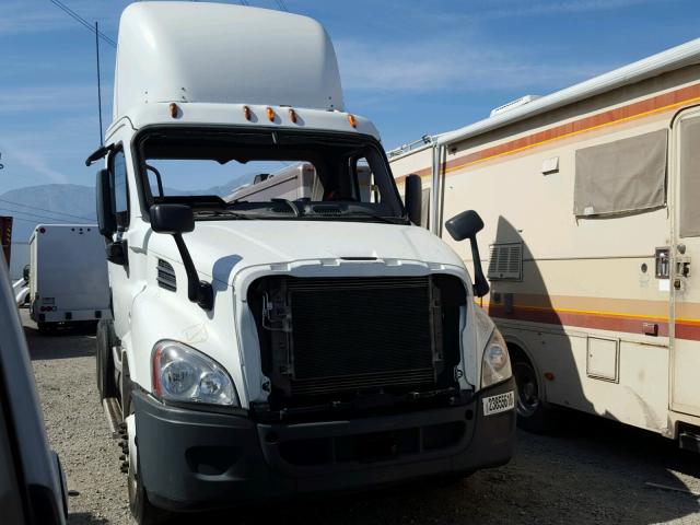 1FUJGBD90FLFY9736 - 2015 FREIGHTLINER CASCADIA 1 WHITE photo 1