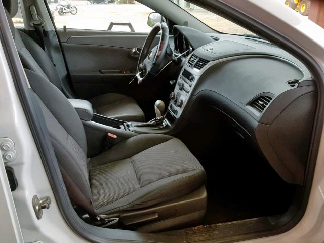 1G1ZC5E0XAF174301 - 2010 CHEVROLET MALIBU 1LT 白色 照片 5