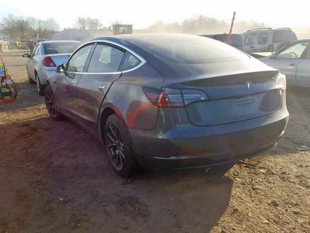 5YJ3E1EB1JF090647 - 2018 TESLA MODEL 3 GRAY photo 3