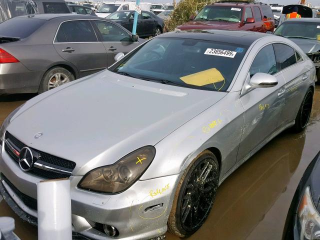 WDDDJ76X56A042152 - 2006 MERCEDES-BENZ CLS 55 AMG SILVER photo 2