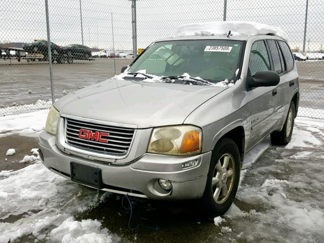 1GKDT13SX62276215 - 2006 GMC ENVOY SILVER photo 2