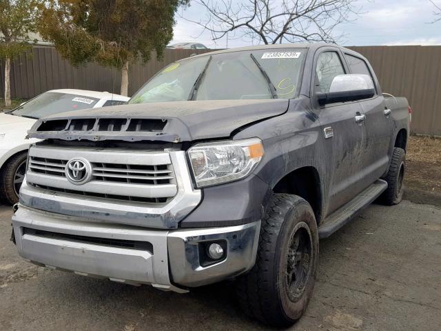 5TFAY5F19FX428370 - 2015 TOYOTA TUNDRA CRE GRAY photo 2