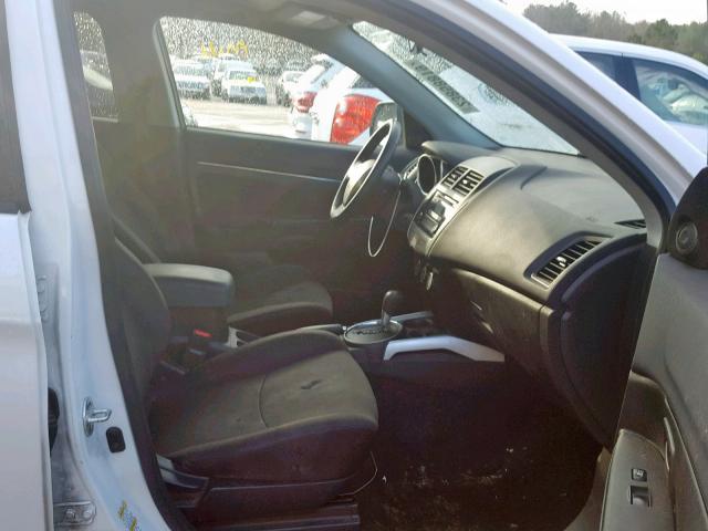 4A4AR3AUXEE013130 - 2014 MITSUBISHI OUTLANDER WHITE photo 5