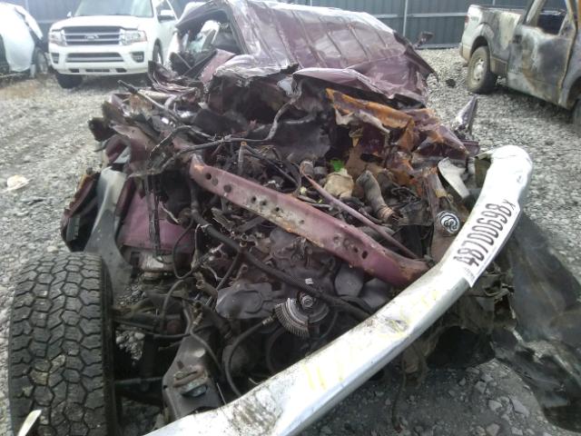 1B7GG2AN0YS772580 - 2000 DODGE DAKOTA QUA MAROON photo 9